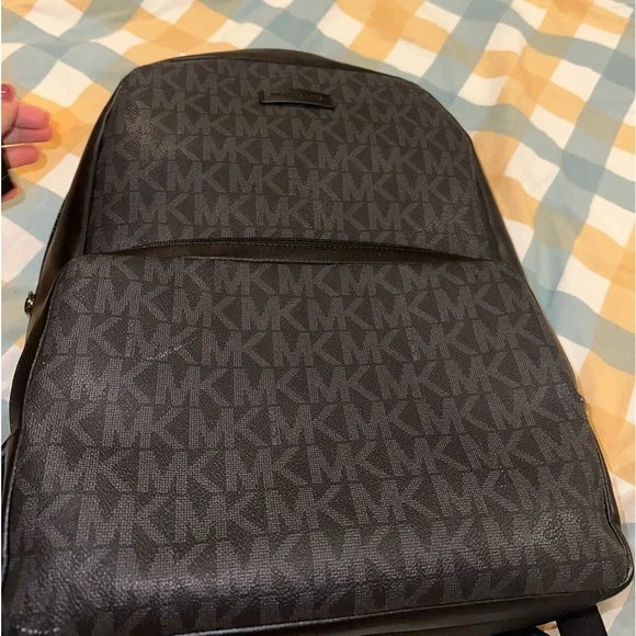 Michael Kors | Bags | Brand New Mk Bag Pack Selling For  display picture 2